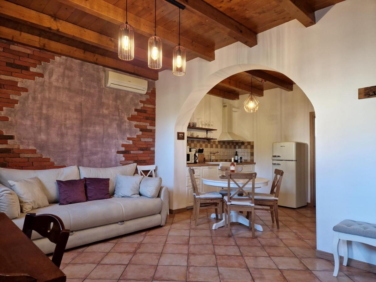 Wine & Apartment Vinales Koper Buitenkant foto