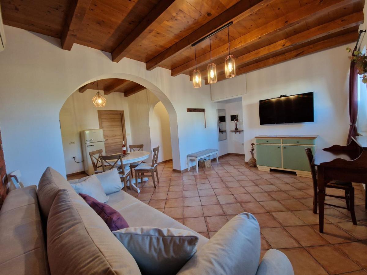 Wine & Apartment Vinales Koper Buitenkant foto