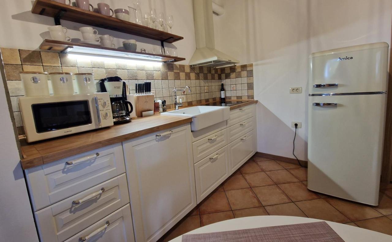 Wine & Apartment Vinales Koper Buitenkant foto