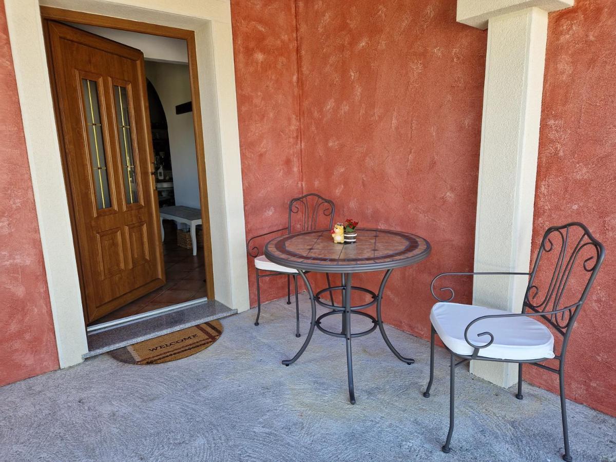 Wine & Apartment Vinales Koper Buitenkant foto
