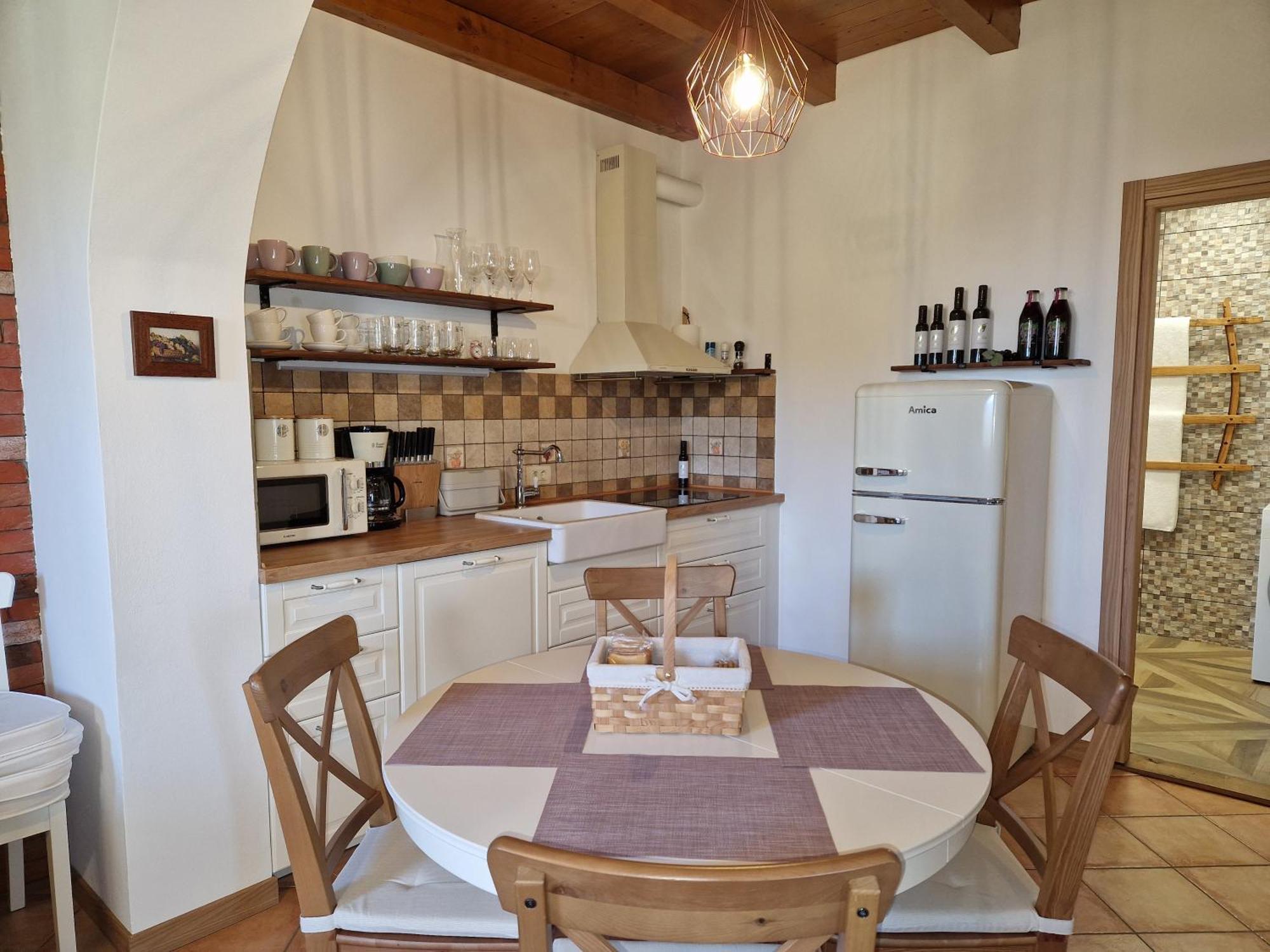 Wine & Apartment Vinales Koper Buitenkant foto