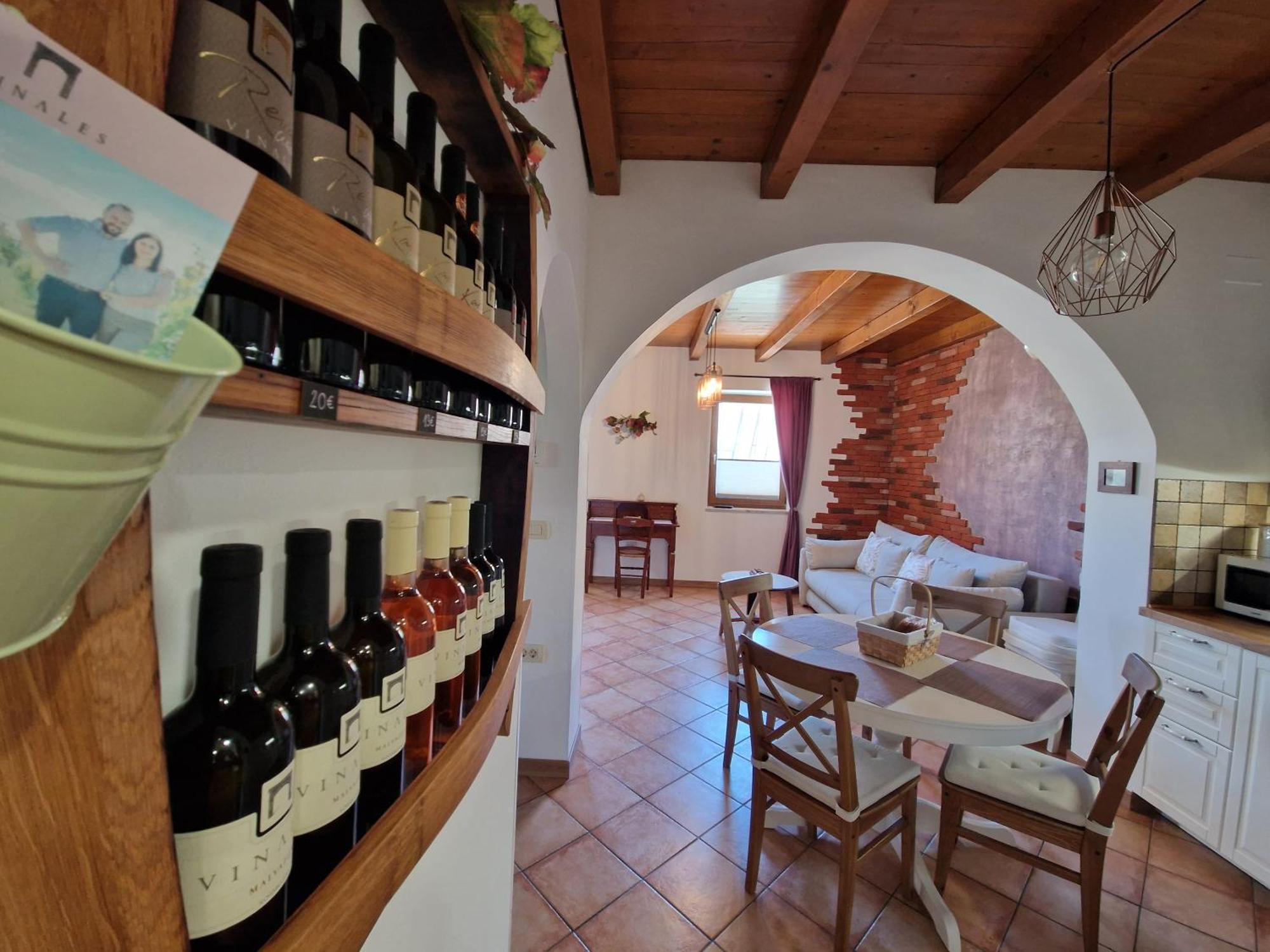 Wine & Apartment Vinales Koper Buitenkant foto
