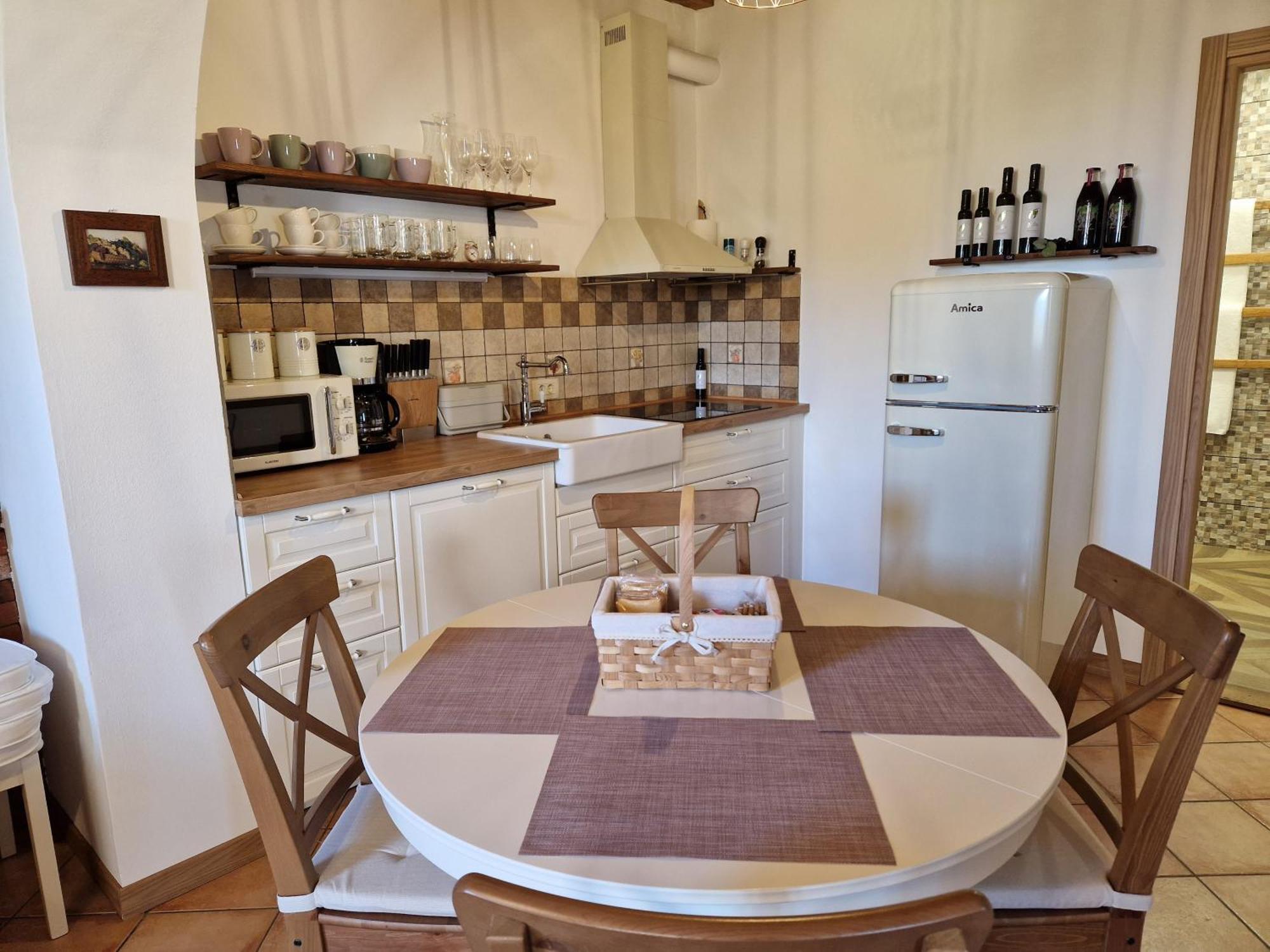 Wine & Apartment Vinales Koper Buitenkant foto